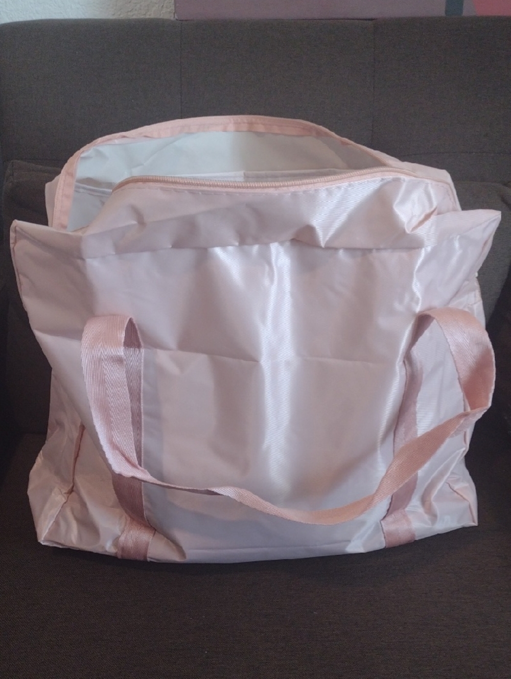 Lightweight Travel Duffel Bag New - Picture 4 of 6